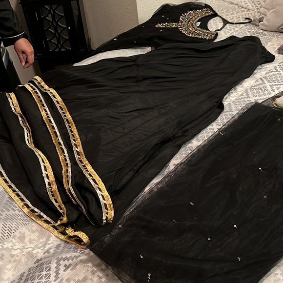 Black net pakistani outfit - Picture 8 of 9